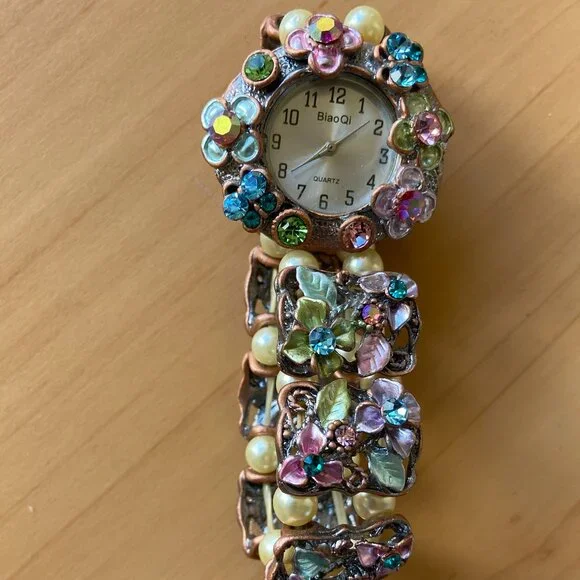 Floral Watch - Picture 2 of 4